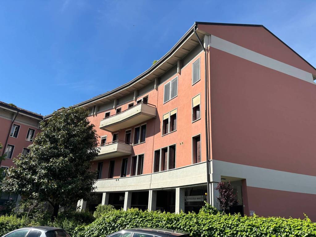 Appartamento a Brescia in Via Fratelli Lechi, 40 - Foto 2