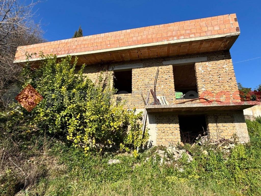 Rustico / casale a Alatri in Via Monte San Marino, snc - Foto 2