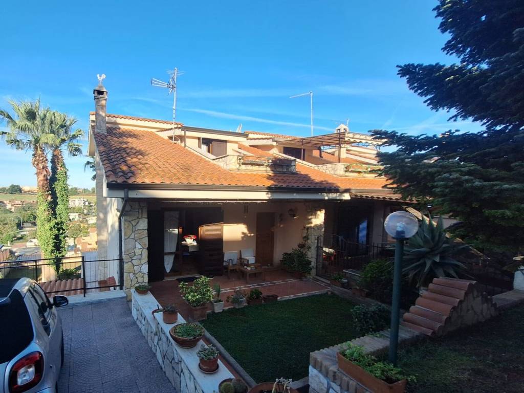 Villa a Guidonia montecelio in Via Spagna - Foto 2