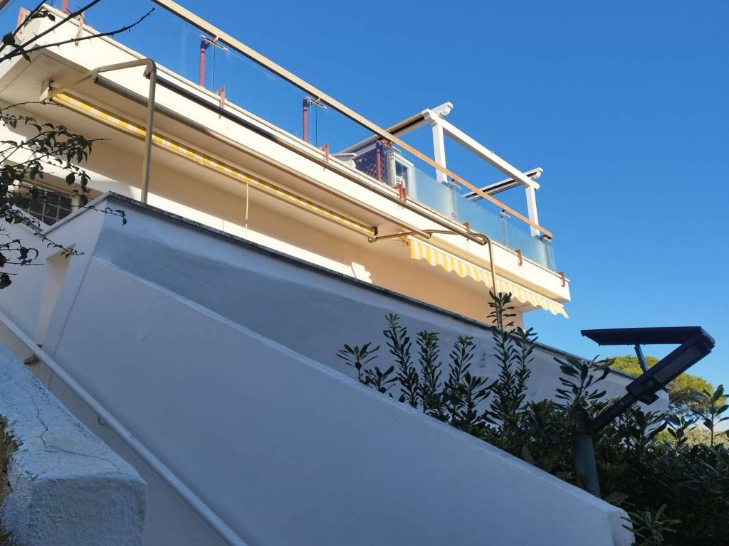 Attico / mansarda a Santa marinella in Via Padre Lorenzo van Eerenbeemt - Foto 3