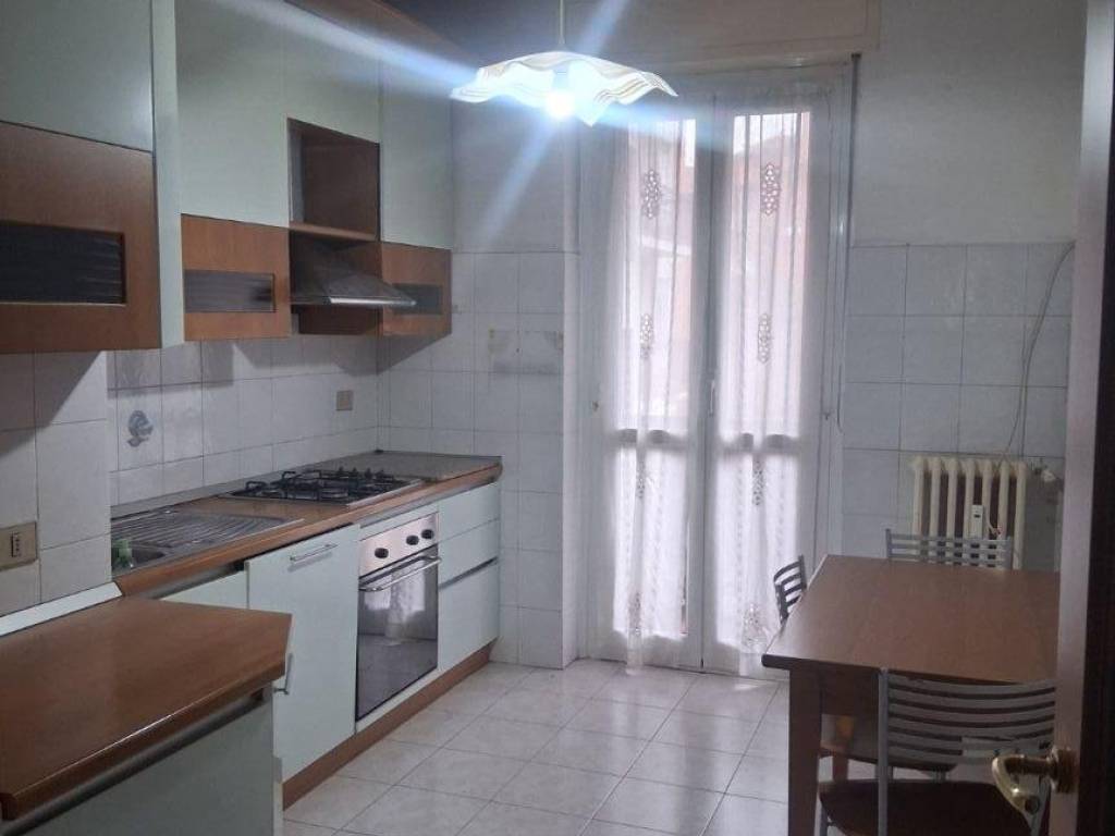 Appartamento a Arese in Via Giacomo Matteotti, 21 - Foto 4