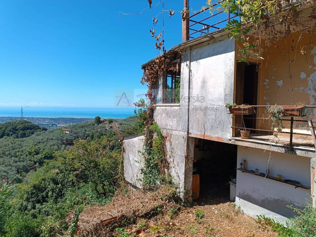 Casa indipendente a Pietrasanta in Via Capezzano - Foto 5