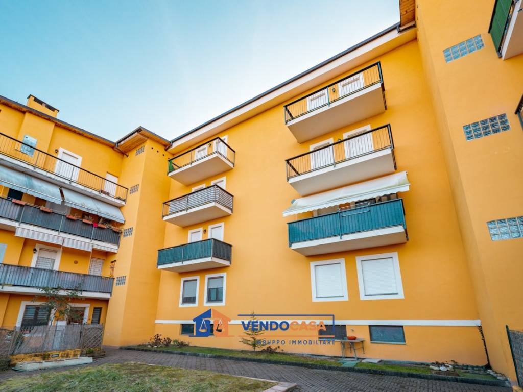 Appartamento a Dogliani in Via Generale Martinengo, 90 - Foto 2