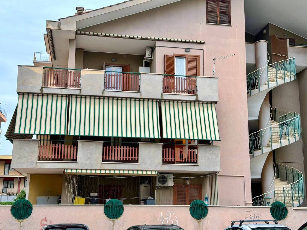 Appartamento a Ladispoli in Via Bordighera - Foto 2