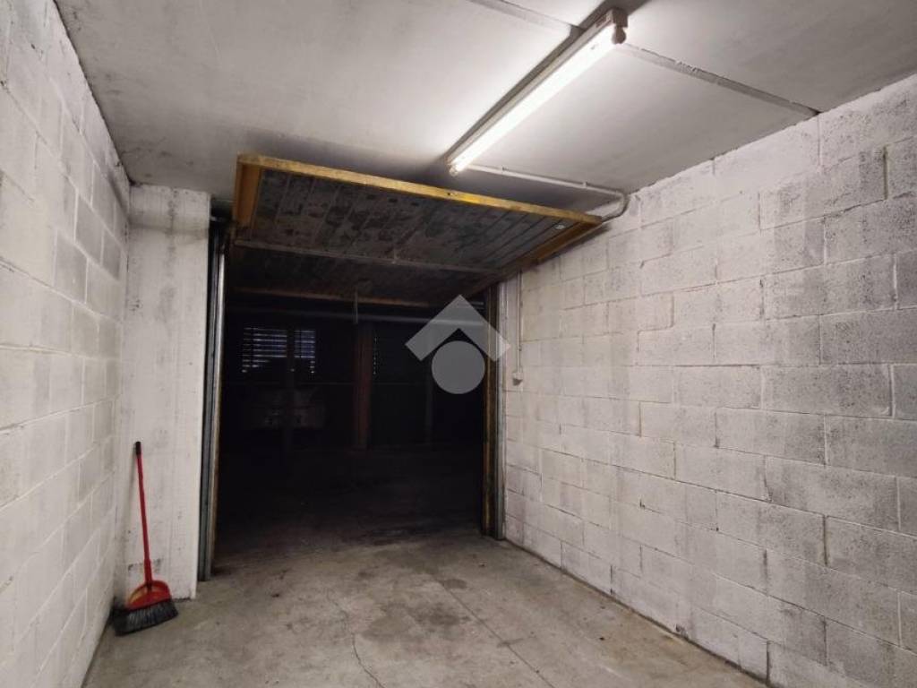 Box / garage a Verona in Via Albere, 23 - Foto 2