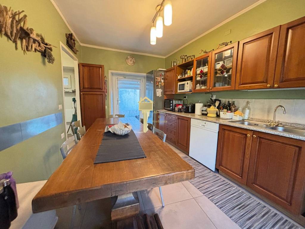 Casa indipendente a Cambiasca in Via Giuseppe Garibaldi - Foto 4