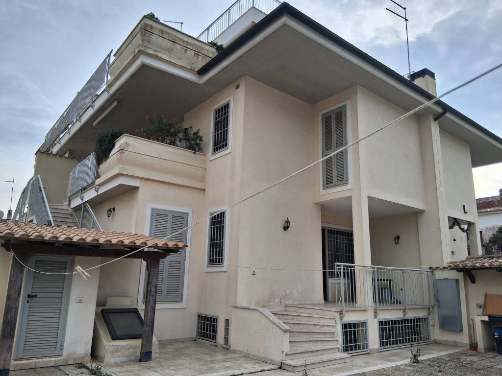 Villetta a schiera a Fiumicino in Via Portorose - Foto 5