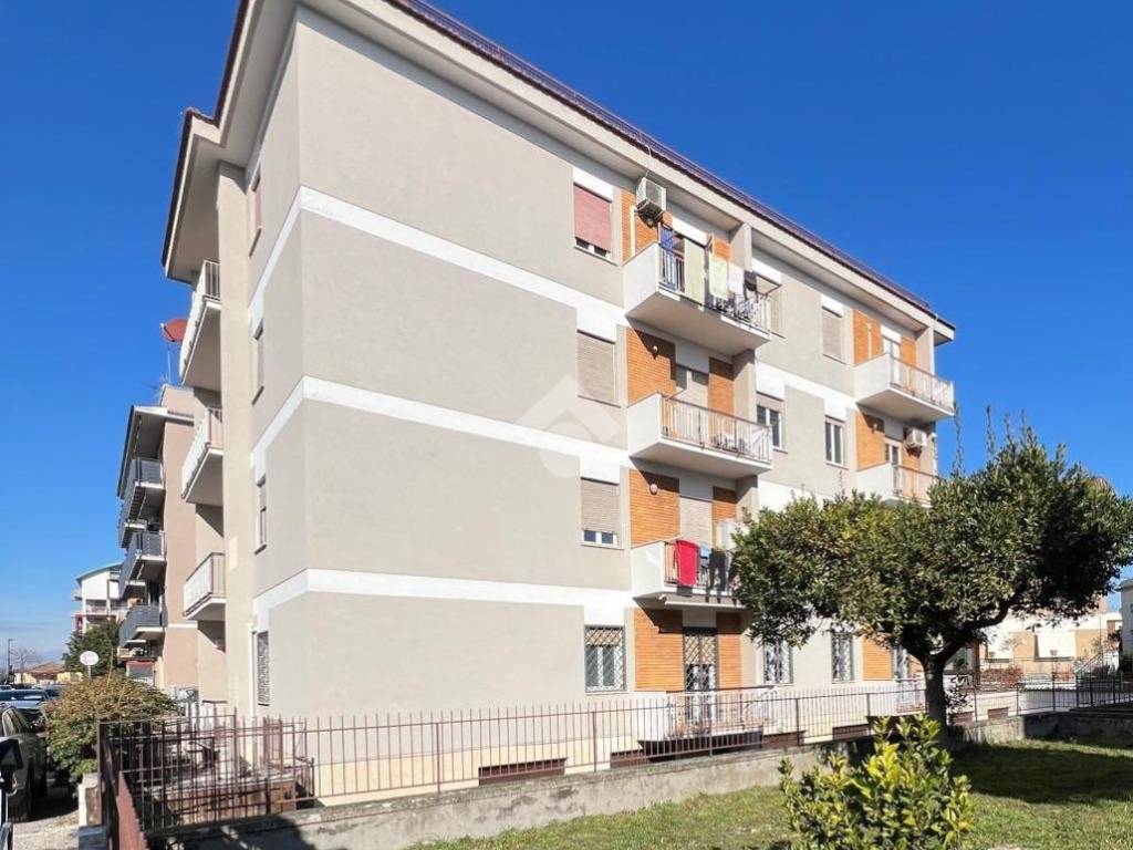 Appartamento a Civita castellana in Via Giosuè Carducci, 2 - Foto 3