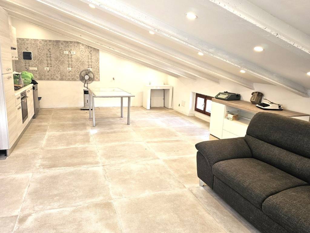 Appartamento a Prato in Via Arrigo Boito - Foto 4