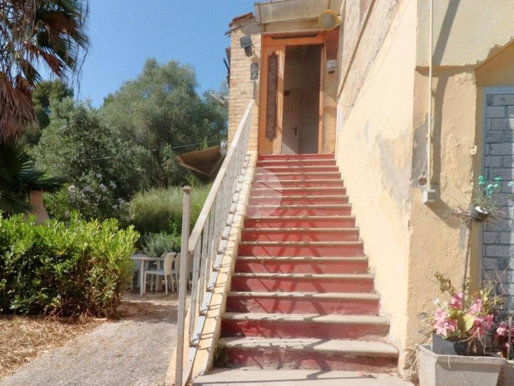 Casa indipendente a San benedetto del tronto in Via Montagna dei Fiori, 122 - Foto 3