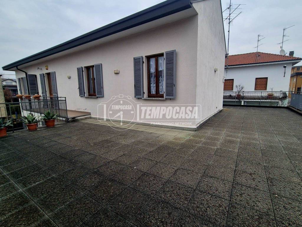 Appartamento a Cabiate in Via montello 25 - Foto 2