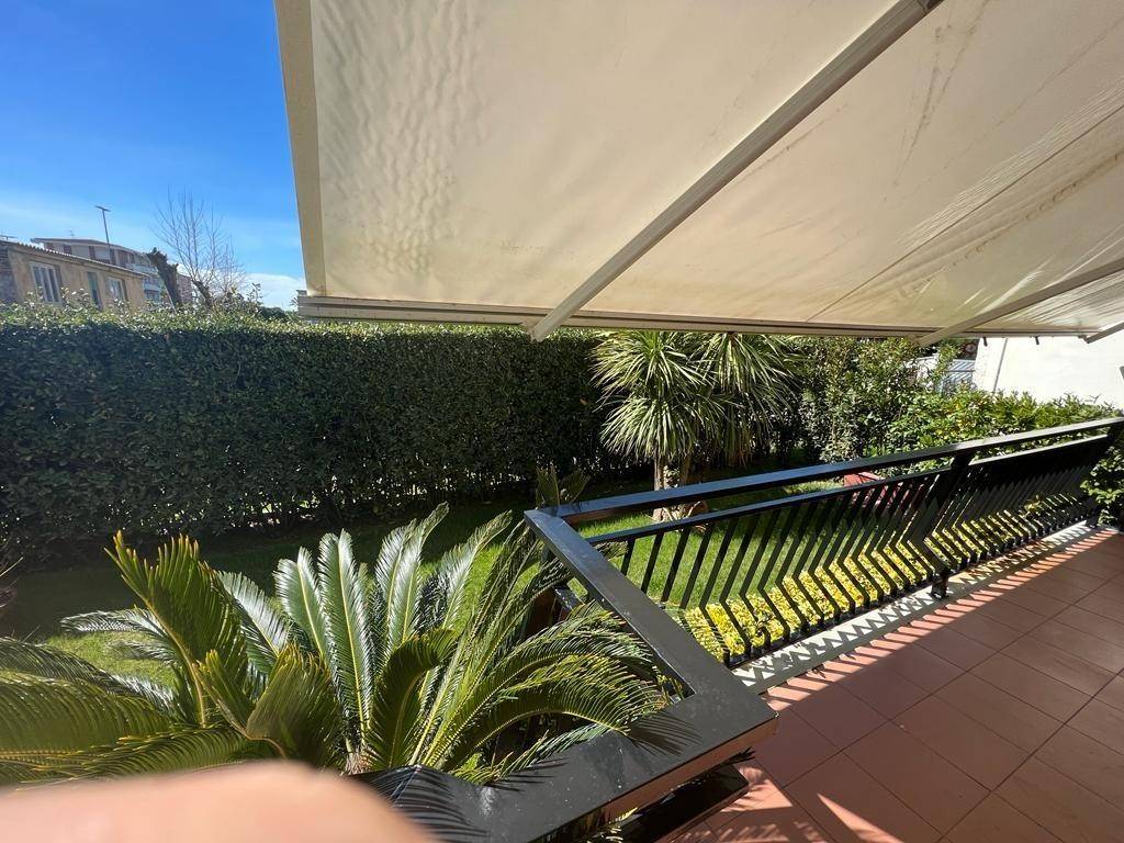 Appartamento a Camaiore in Via Giuseppe Toniolo, - Foto 3