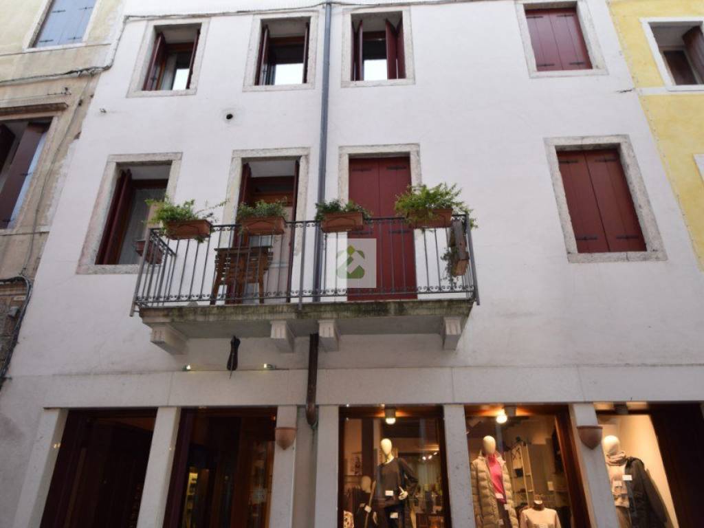 Appartamento a Schio in VIA CARDUCCI, 29 - Foto 2