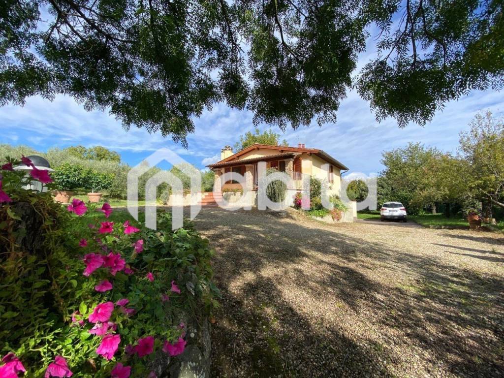 Rustico / casale a Bucine in strada di mercatale valdarno - Foto 2