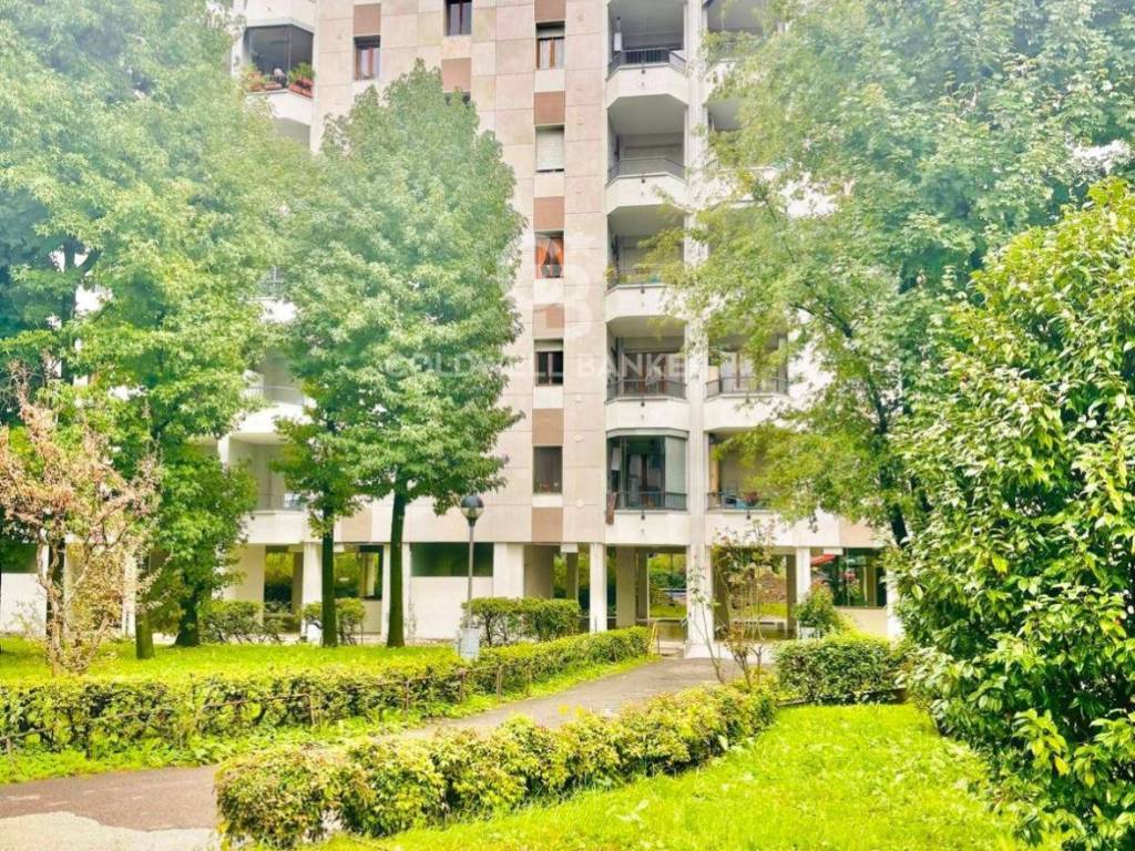 Appartamento a Garbagnate milanese in Via Milano, 100 - Foto 2