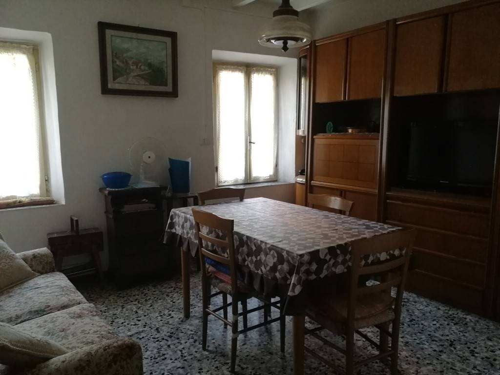 Casa indipendente a Vezzano sul crostolo in Via Roma Sud, 111 - Foto 2