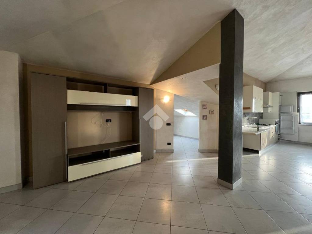 Appartamento a Revello in Via Cavalier Ufficiale Giuseppe Giletta, 10 - Foto 2