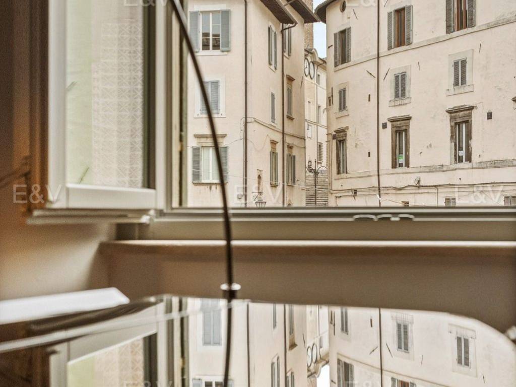 Appartamento a Spoleto in Piazza del Mercato - Foto 3