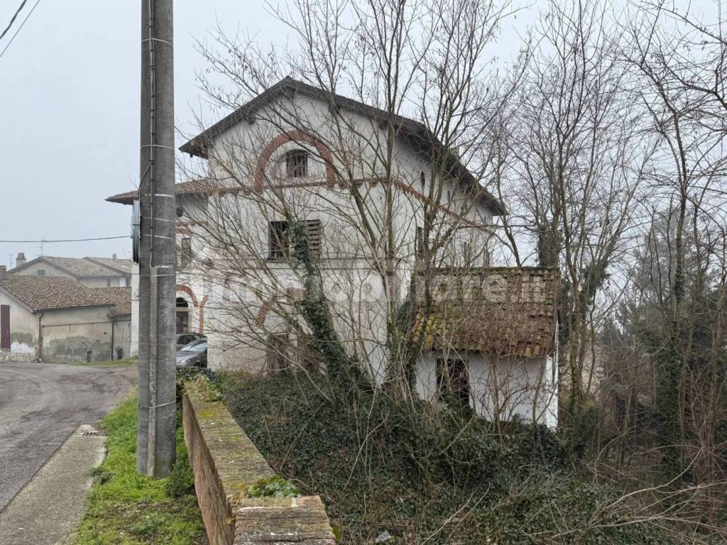 Villa a Santa giuletta in Via Castello - Foto 2