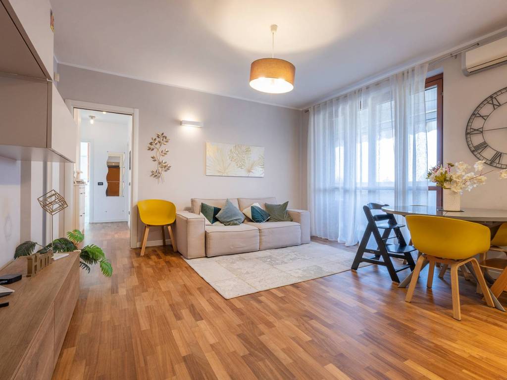 Appartamento a Cislago in Via Raffaello, 609 - Foto 2