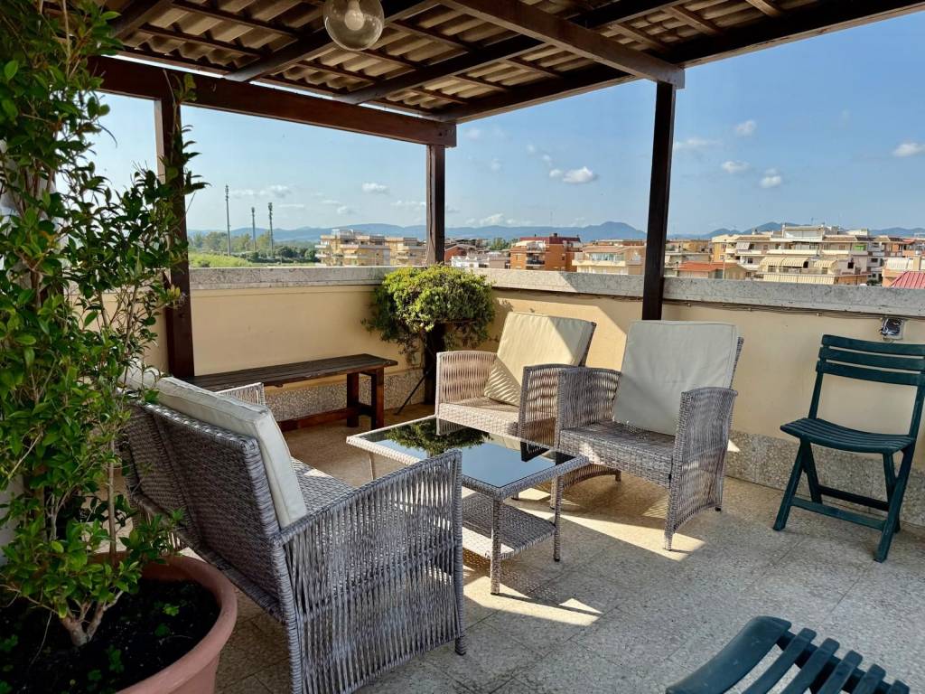 Appartamento a Ladispoli in Via Lavinio - Foto 3