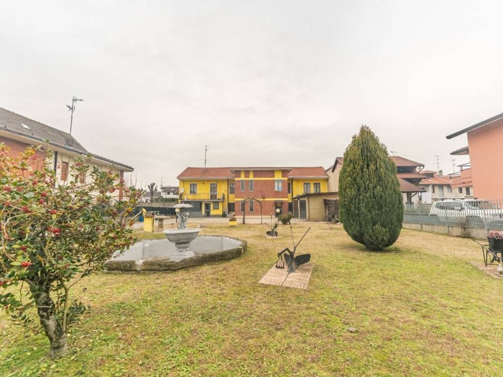 Villa a Cilavegna in Via C. Borgini, 8 - Foto 2
