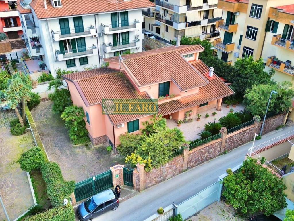 Villa a Giugliano in campania in Via Innamorati - Foto 3