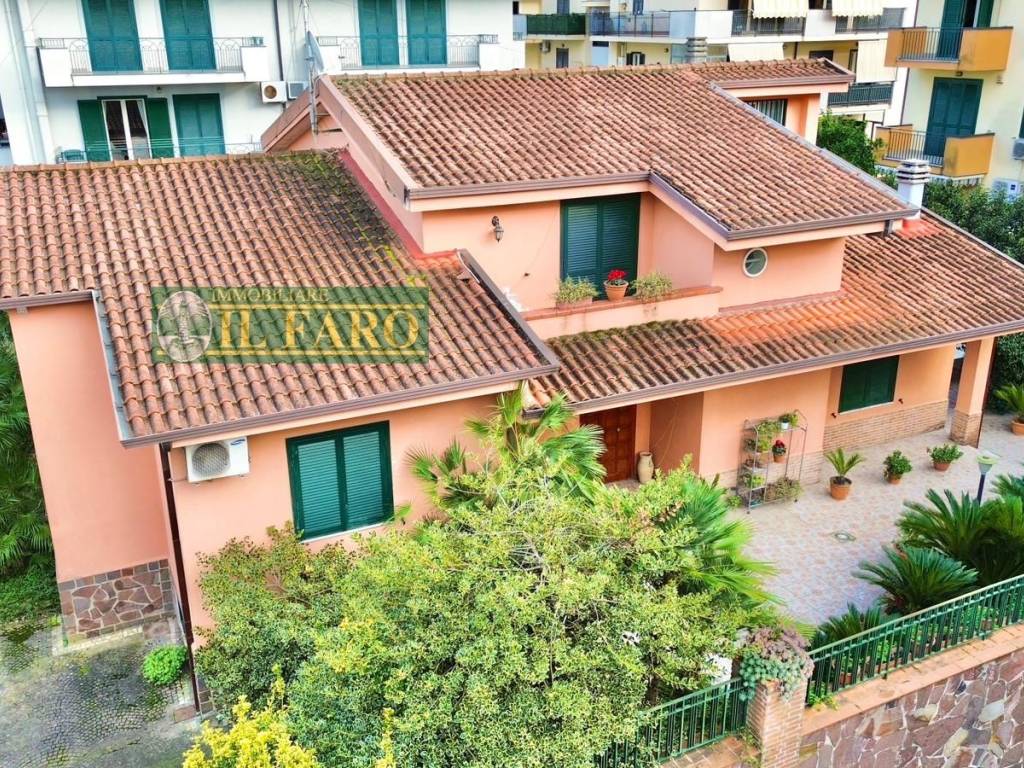 Villa a Giugliano in campania in Via Innamorati - Foto 4