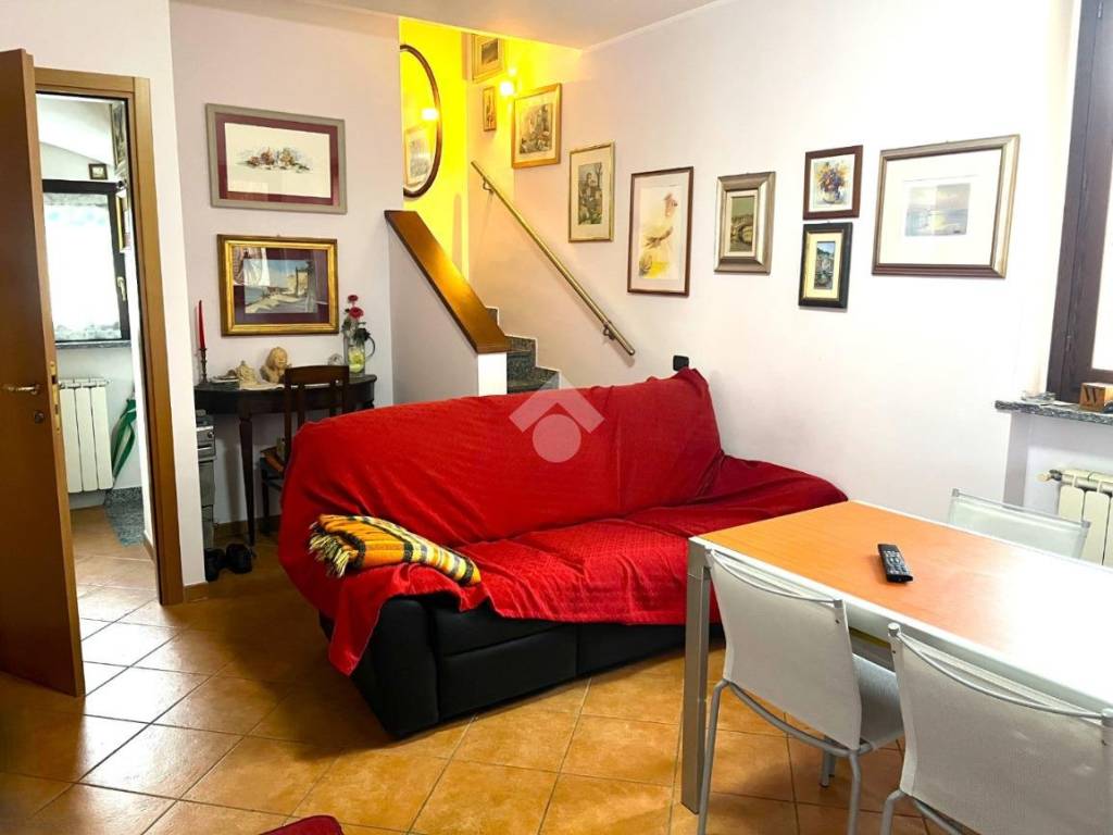 Villa a Albizzate in Via Sabotino, 19 - Foto 4