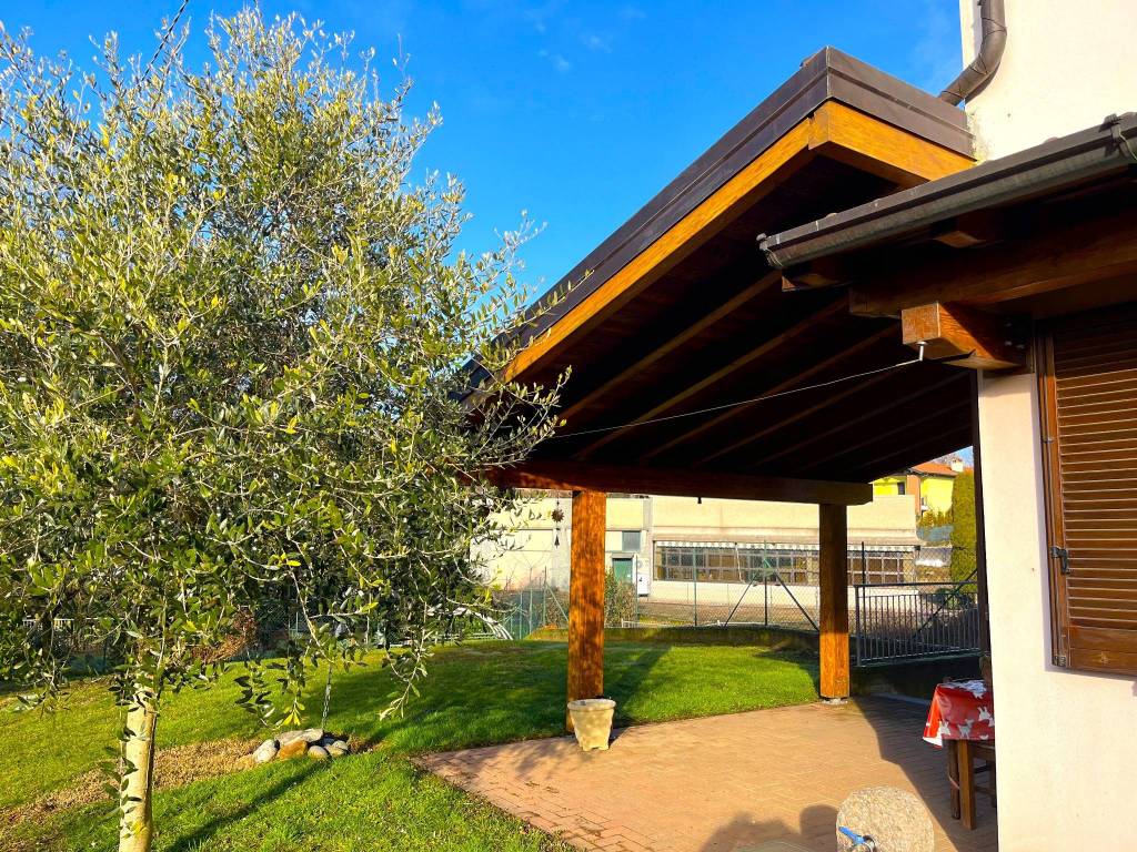 Villa a Albizzate in Via Sabotino, 19 - Foto 5