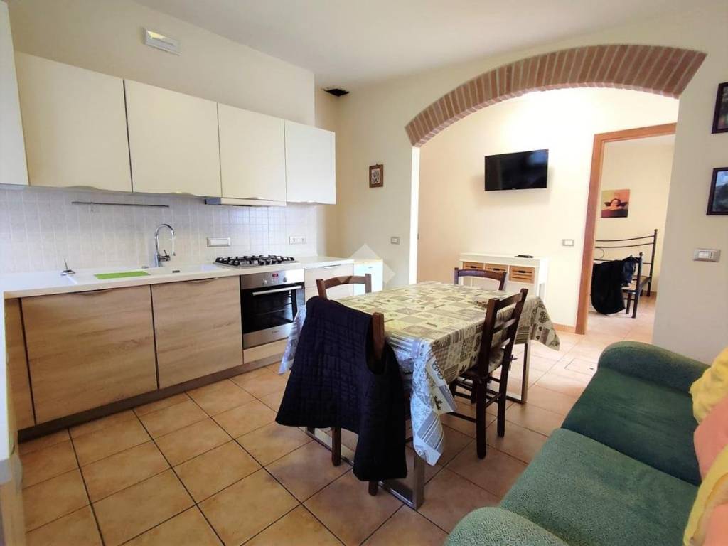 Appartamento a Bagnolo san vito in Via romana conventino, 15 - Foto 3
