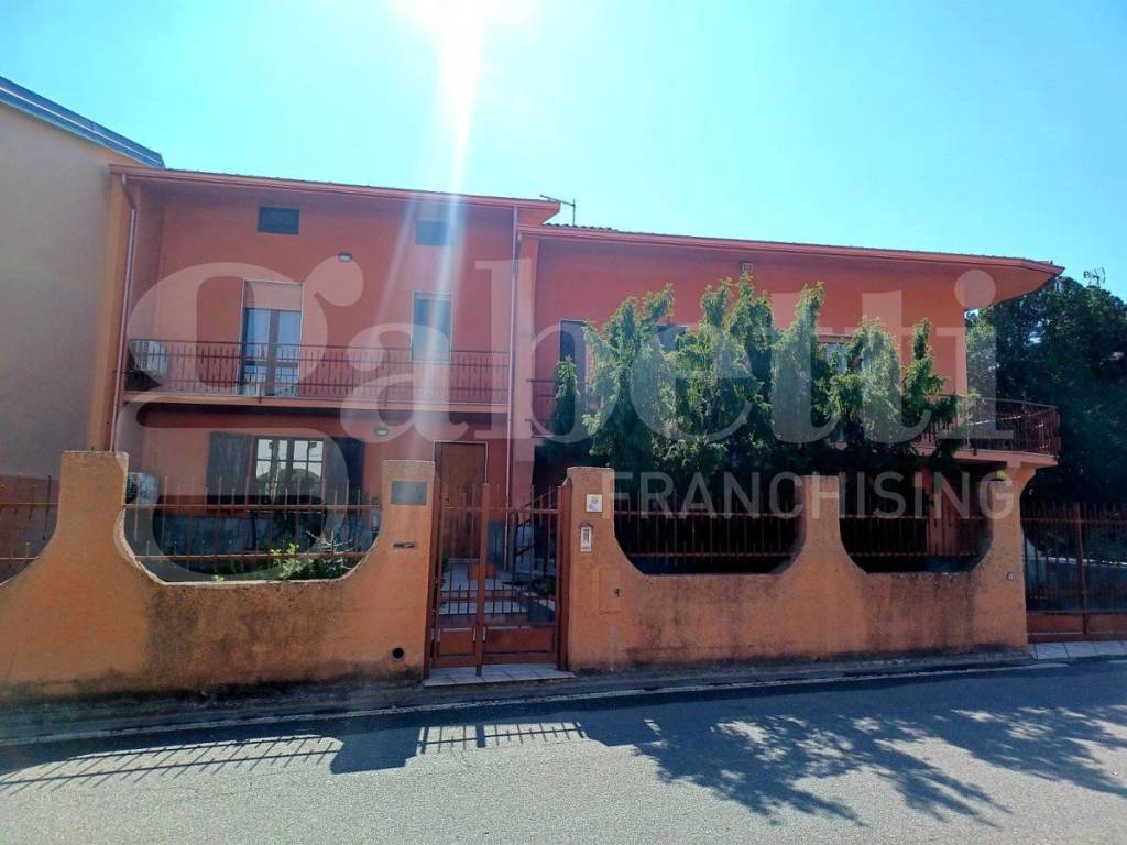 Villa a Sarroch in Via Verdi, 50 - Foto 2