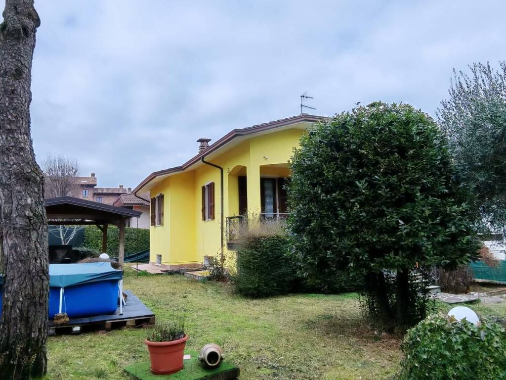 Villa a Ziano piacentino in Via Diola, 66 - Foto 2