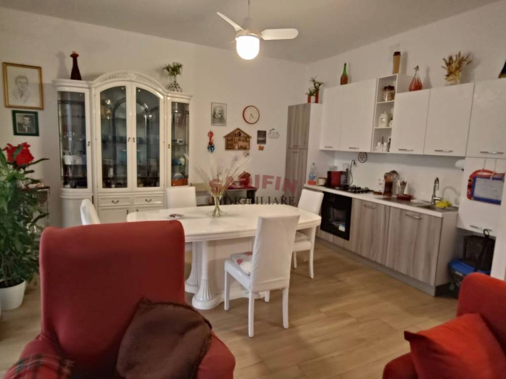 Appartamento a Modugno in Piazza Giuseppe Garibaldi - Foto 3