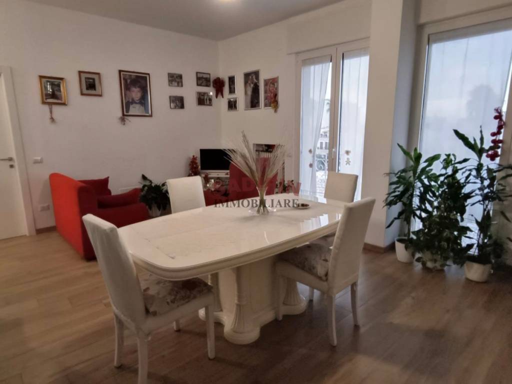 Appartamento a Modugno in Piazza Giuseppe Garibaldi - Foto 4