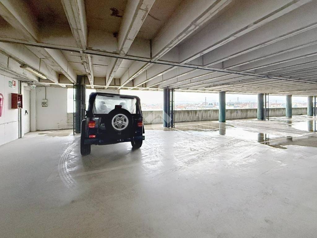 Box / garage a Livorno in Via delle Cateratte, 84 - Foto 4