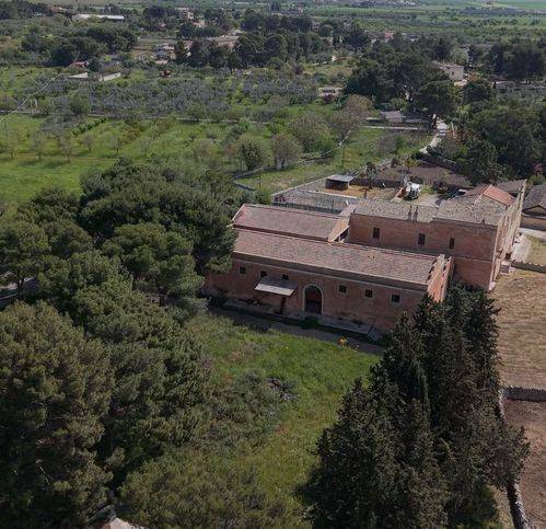 Palazzo / stabile a Altamura in Strada Comunale Esterna 2 - Foto 2