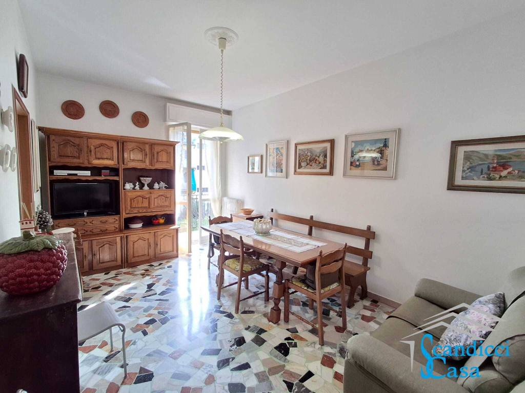 Appartamento a Scandicci in Via Vincenzo Monti - Foto 2