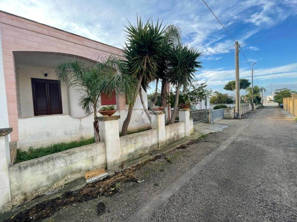 Casa indipendente a Taviano in Via Ortona - Foto 2