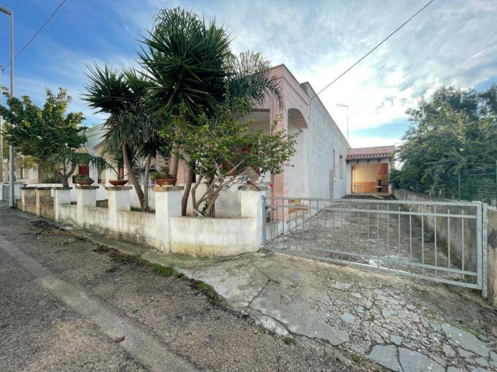 Casa indipendente a Taviano in Via Ortona - Foto 3