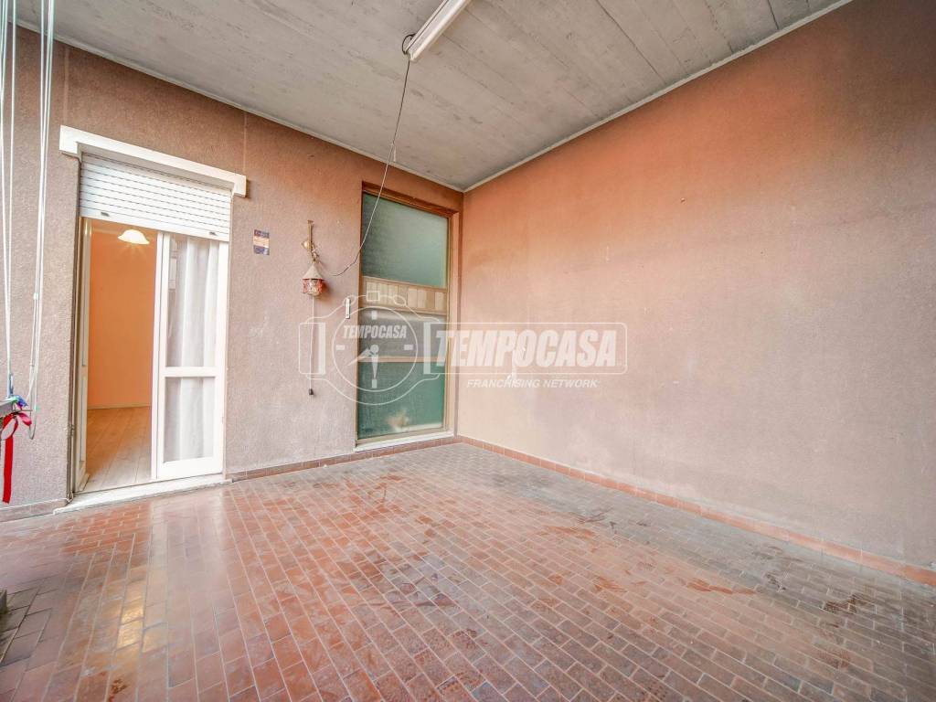 Appartamento a Castronno in Via Camillo Benso Conte di Cavour - Foto 4