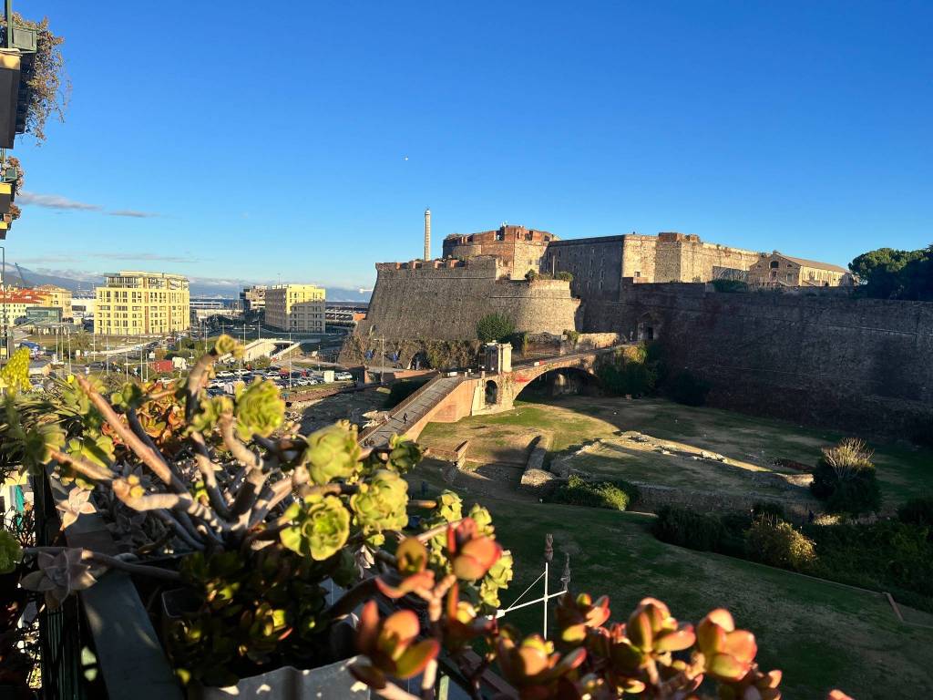 Appartamento a Savona in Corso Giuseppe Mazzini, 22 - Foto 2