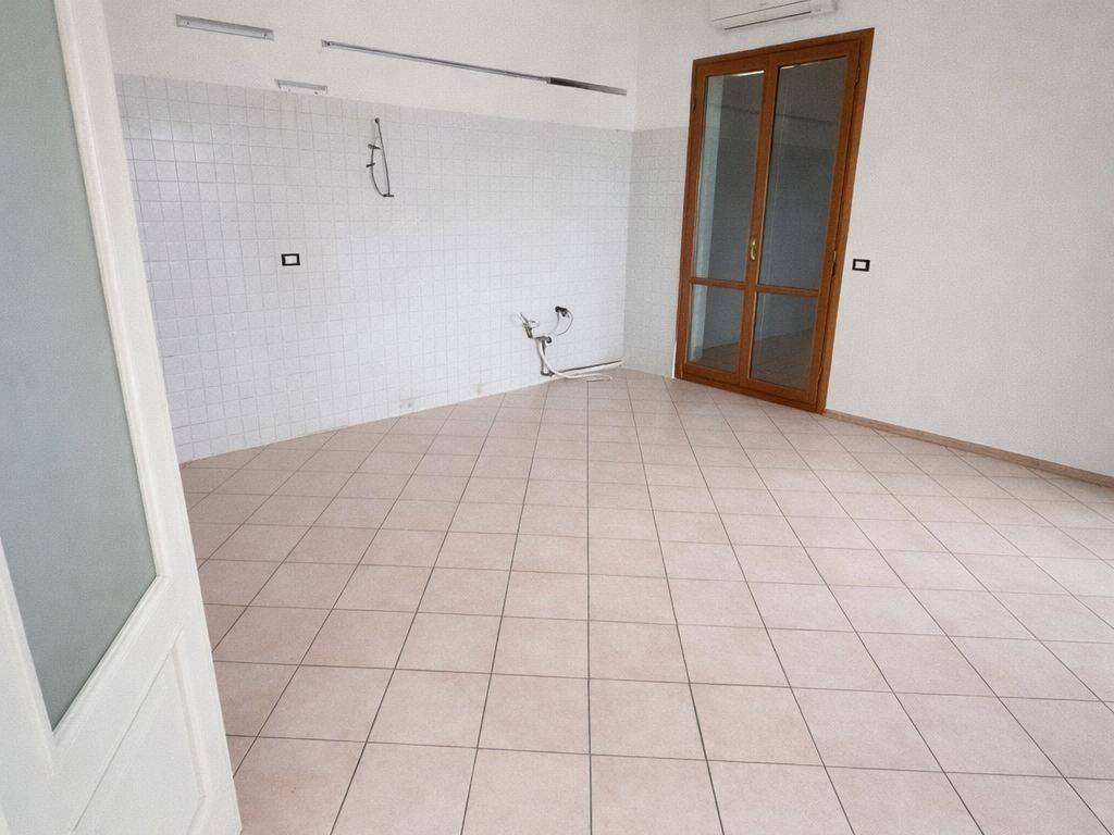 Villa a Bagnolo san vito in Via Campione, 20 - Foto 3