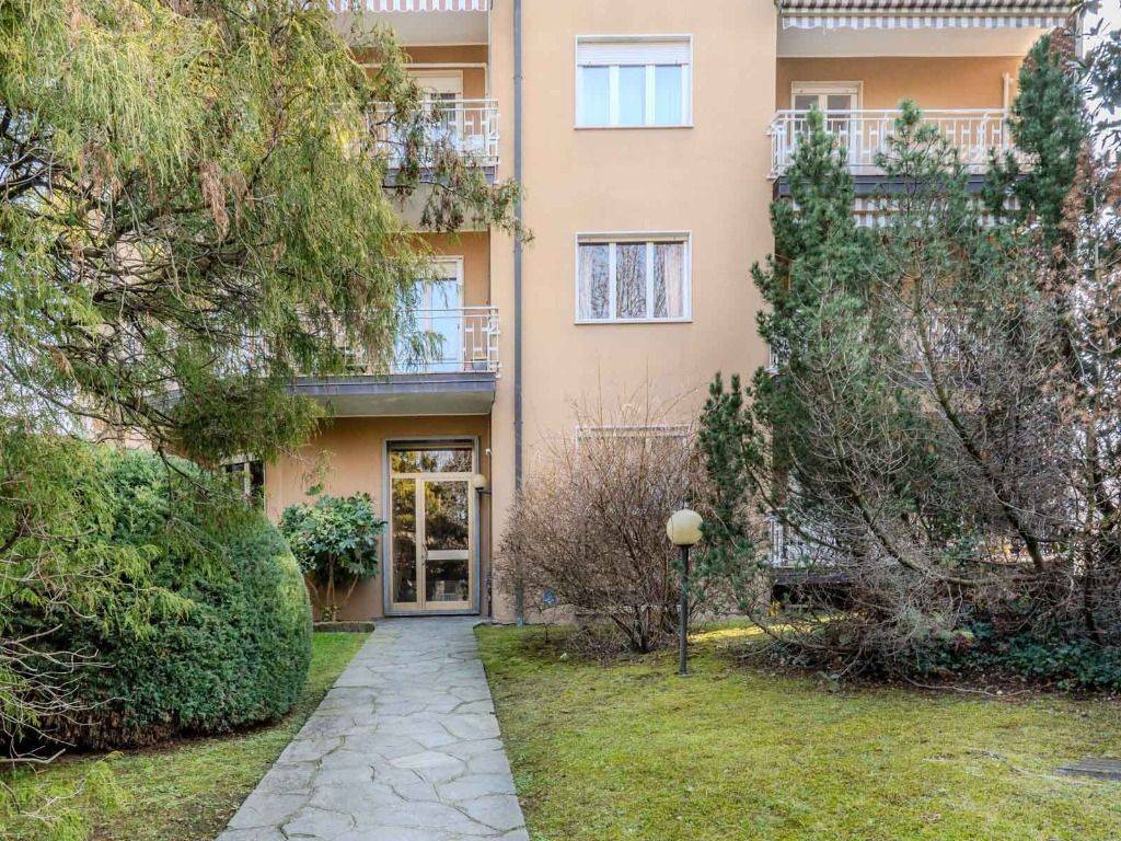 Appartamento a Arona in Via 2 Giugno, 43 - Foto 2