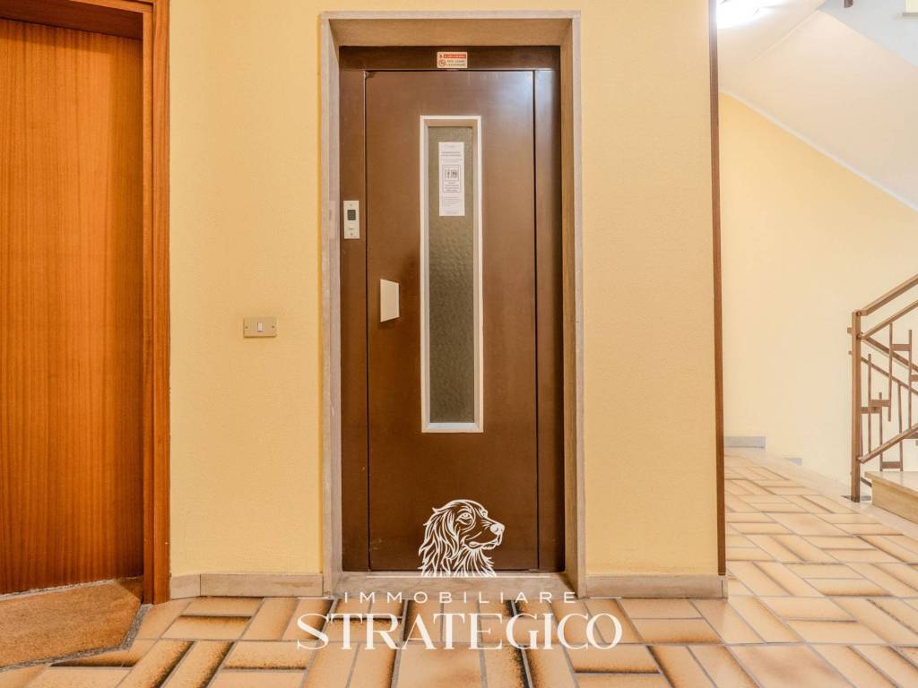 Appartamento a Arona in Via 2 Giugno, 43 - Foto 5