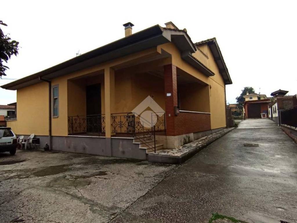Casa indipendente a Lariano in Via C. D'ariano, 111 - Foto 2