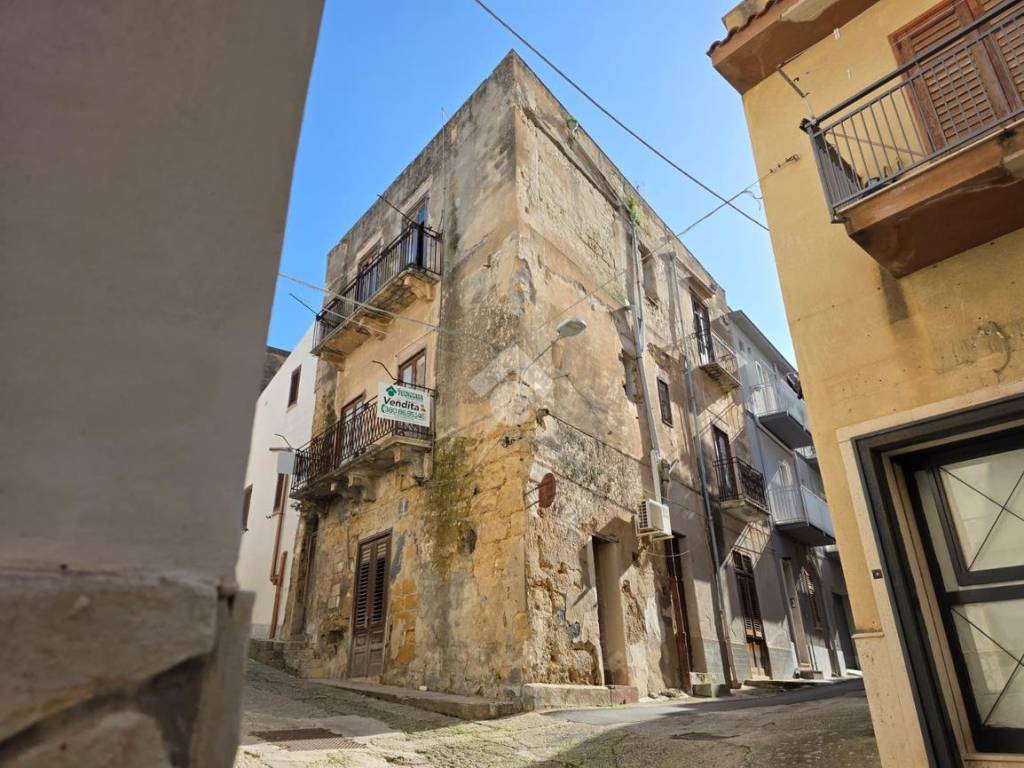 Casa indipendente a Castellammare del golfo in Via Aragona, 4 - Foto 3