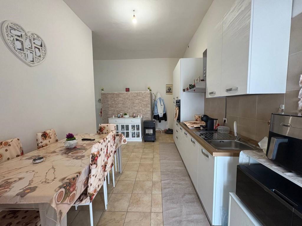 Casa indipendente a Apricena in Via Paolo Thaon de Revel, 9 - Foto 2