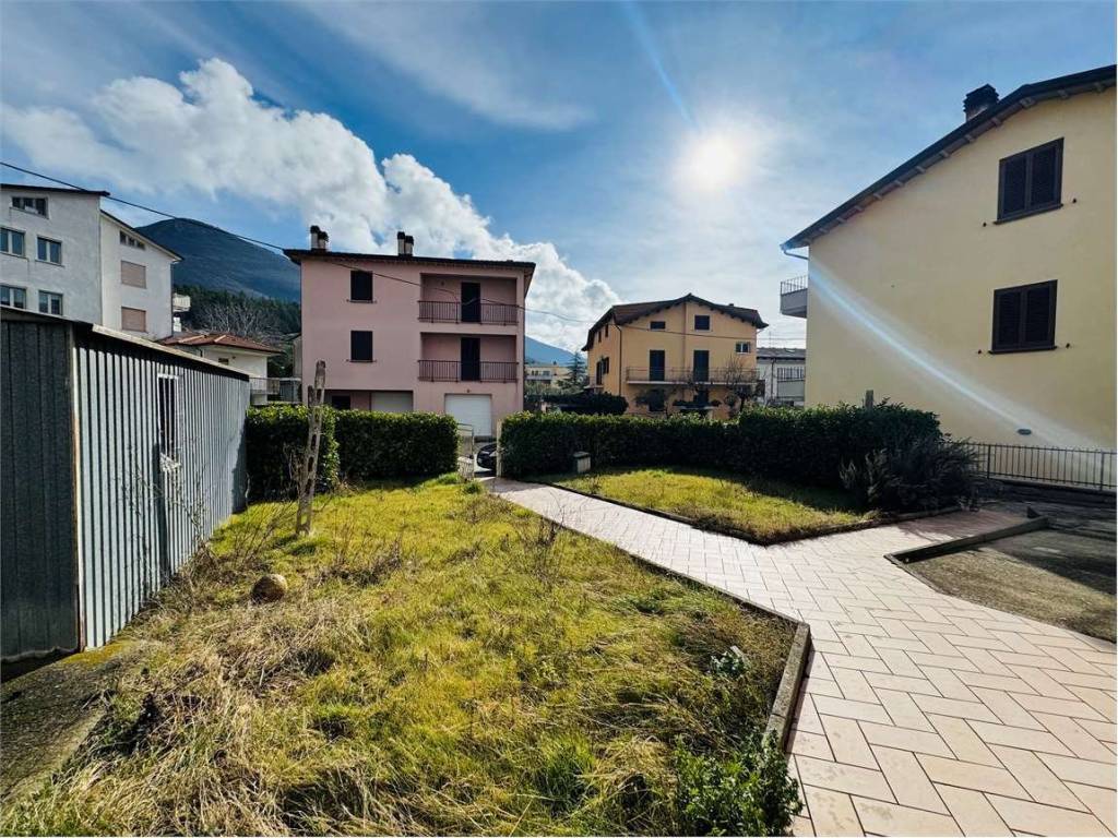 Villa a Gualdo tadino in Via Nino Bixio - Foto 4
