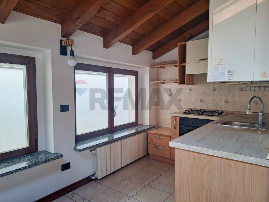 Appartamento a Castronno in VIA CAVOUR, 19 - Foto 5